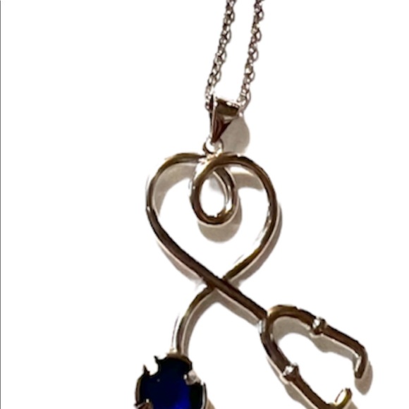 18 karat Gold plated Heart Stethoscope Necklace - Picture 3 of 5